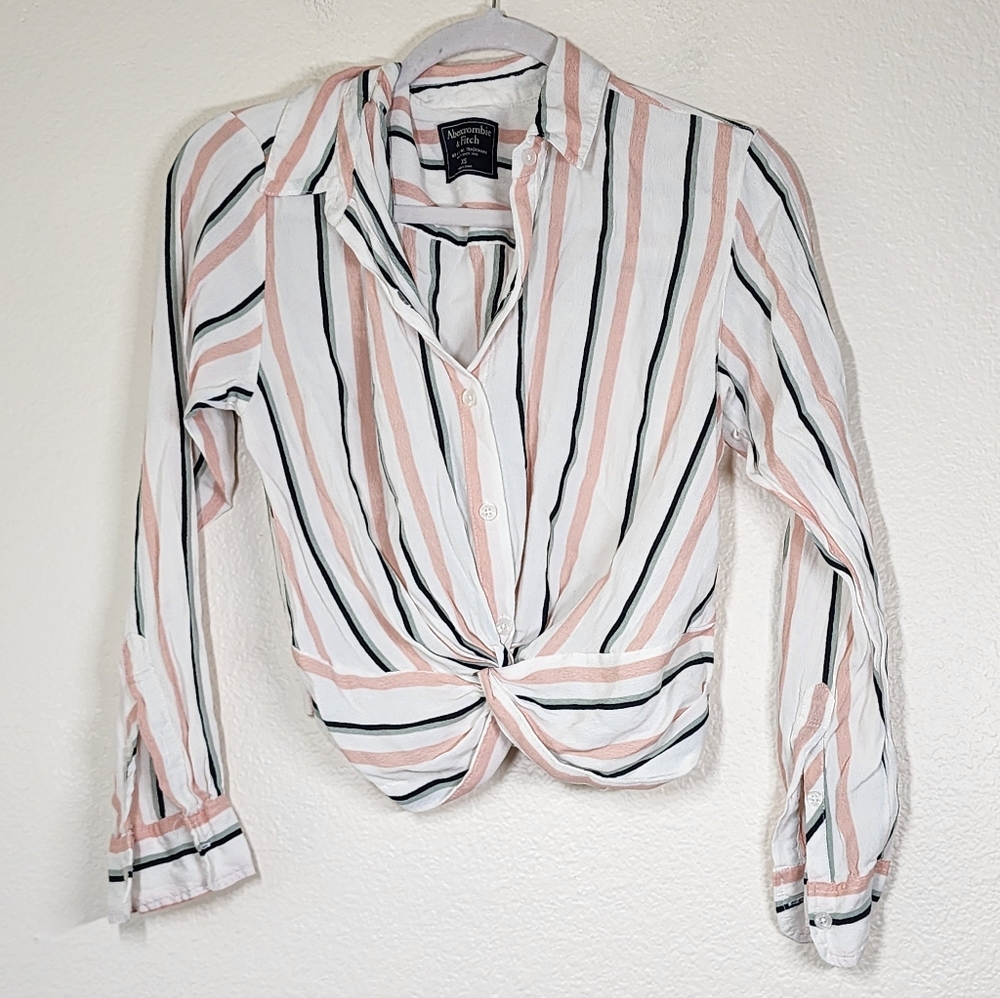 Abercrombie & Fitch Striped Knotted Front Button-down Blouse XS